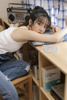 美女裸装视频